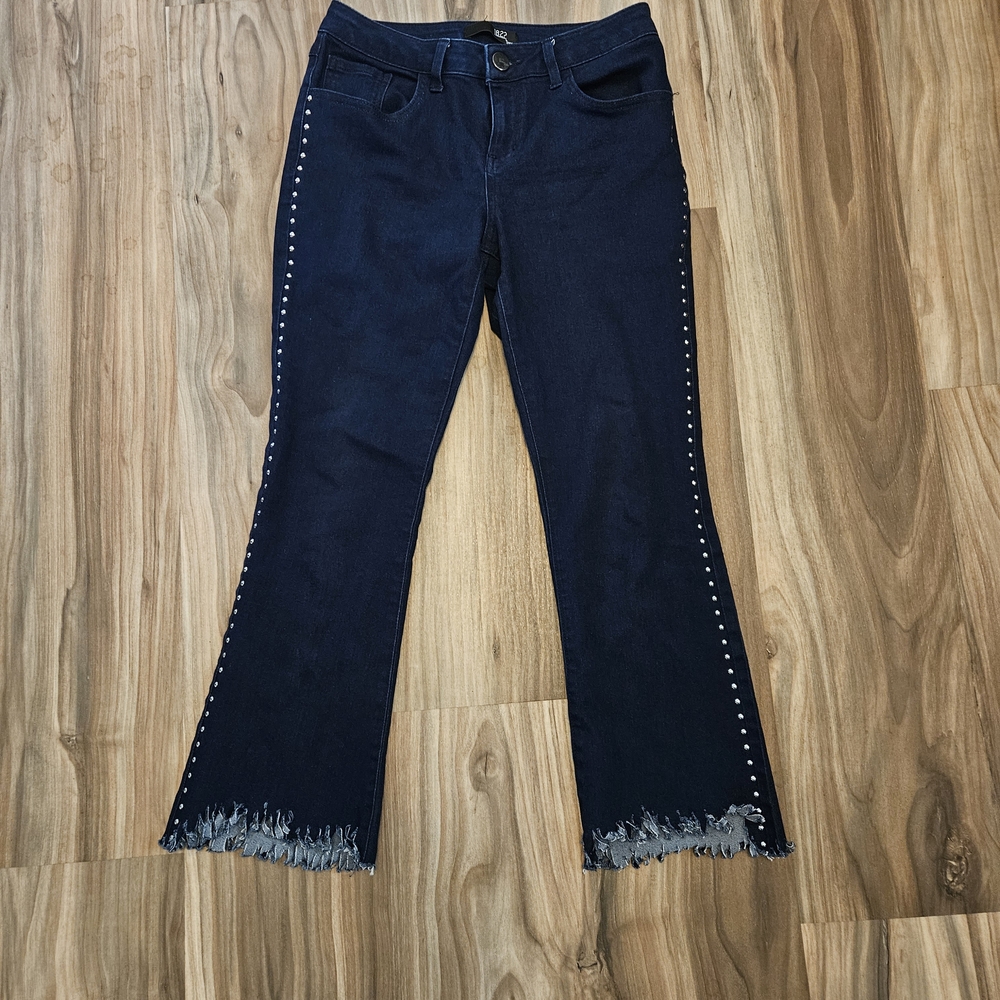 1822 Denim Dark Blue Cropped Jeans with Frayed Hem